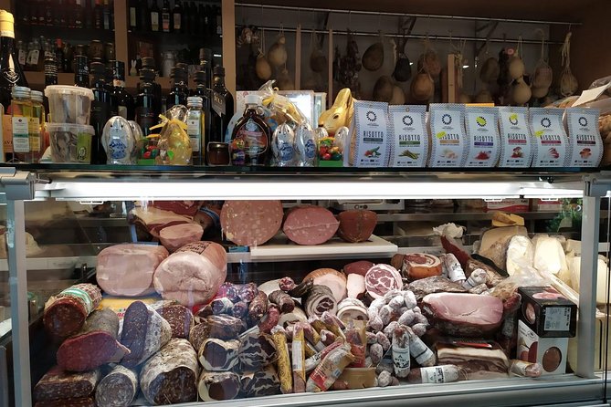 DISCOVER SORRENTO, food &Walking tour . Lemons-cheese&olive oil - The Guides Make or Break the Evening