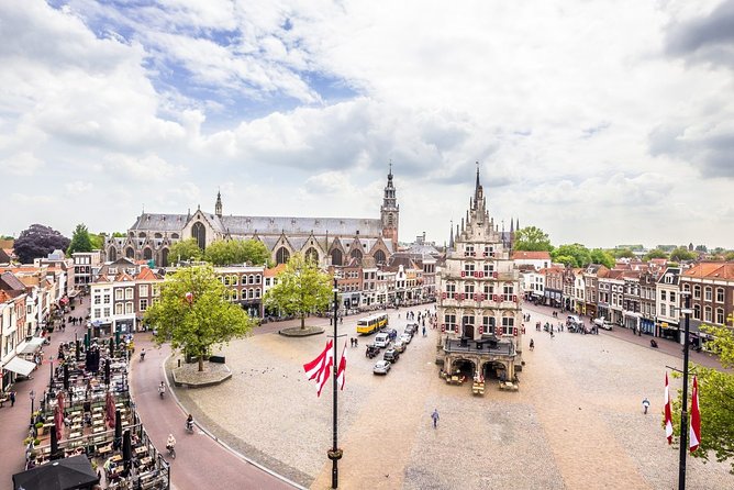 e-Scavenger hunt Gouda: Explore the city at your own pace - Two churches add variety to the walk