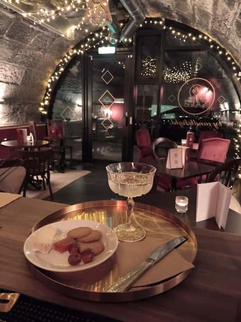 Edinburgh: English Wine and Scottish Cheese Tasting - Starting at the Arches on East Market Street