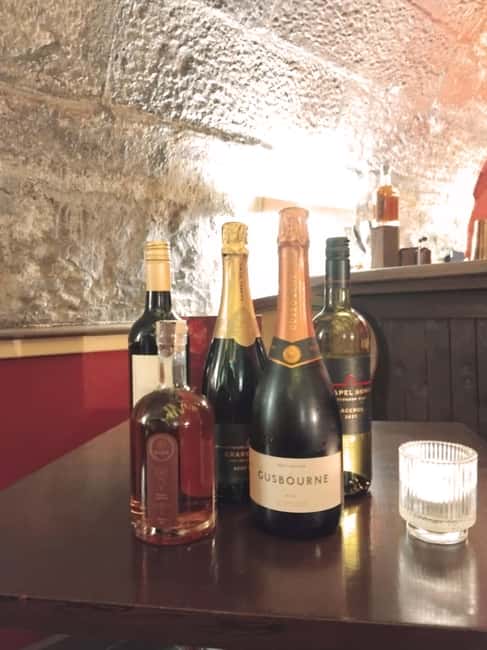 Edinburgh: English Wine and Scottish Cheese Tasting - Two sparkling wines and the first lesson in pairing