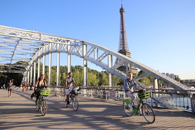 First Day Bike Tour, Top Sights, hidden gems, Wine&Cheese picnic - What makes this Paris bike tour worth considering