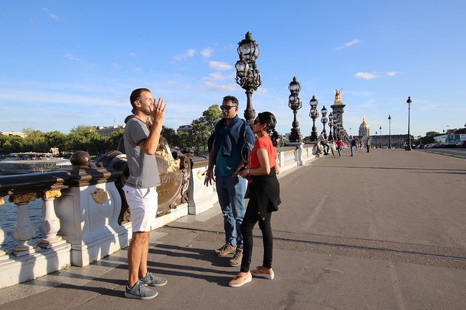 First Day Bike Tour, Top Sights, hidden gems, Wine&Cheese picnic - The Louvre without a museum ticket