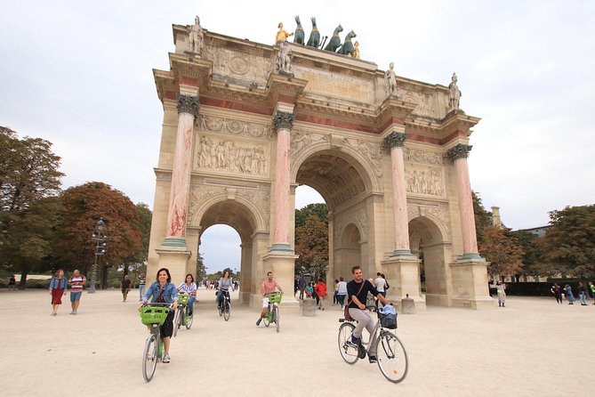 First Day Bike Tour, Top Sights, hidden gems, Wine&Cheese picnic - Guides, group size, and the human side