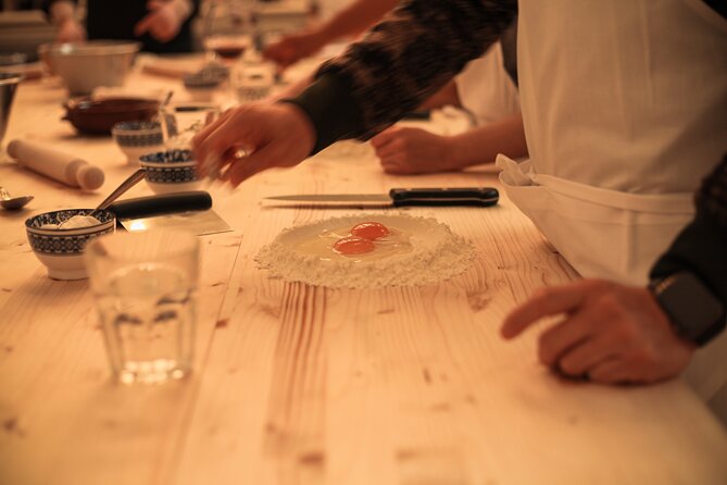 Florence: Flambé Cheese Wheel Truffle Pasta Class & Tiramisù - The Setting and Group Size
