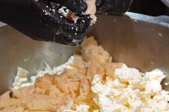 Florence: Mozzarella Cheese Making with Wine and food Tastings - Why the small group matters