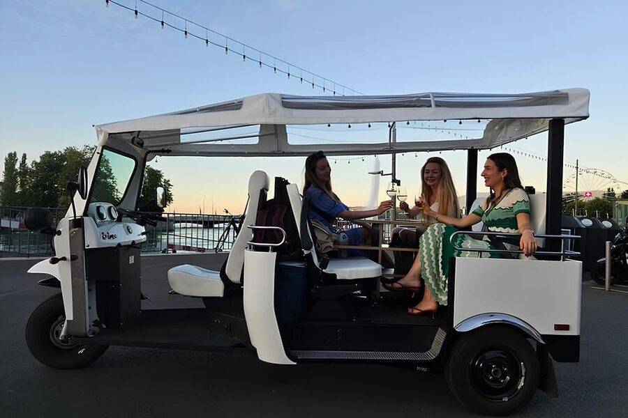 Fondue and wine private Tuk Tuk tour in Geneva - Jet d’Eau and the lakefront