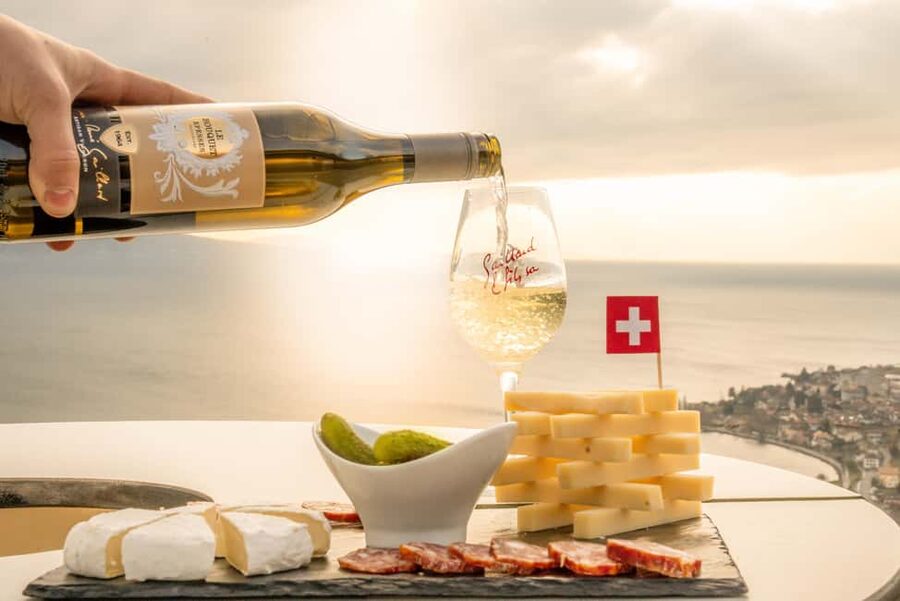 Fondue in the heart of the Lavaux vineyard - Making sense of the three-wine tasting