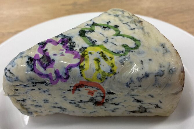 Fortune Reading with Cheese in Chicago - Four things to know before you book