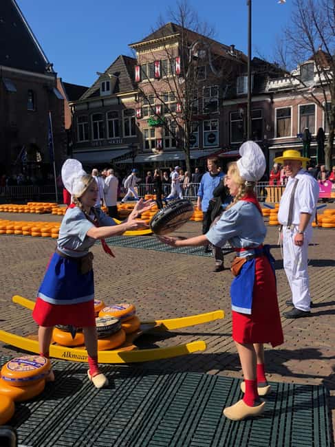 From Amsterdam; Alkmaar Cheese market & Zaanse Schans - Key points at a glance