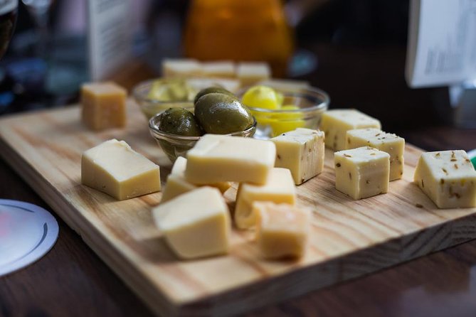 From Parma: Parmigiano Reggiano Farm Tour & Tasting with Transfer - How the Guides Shape the Experience