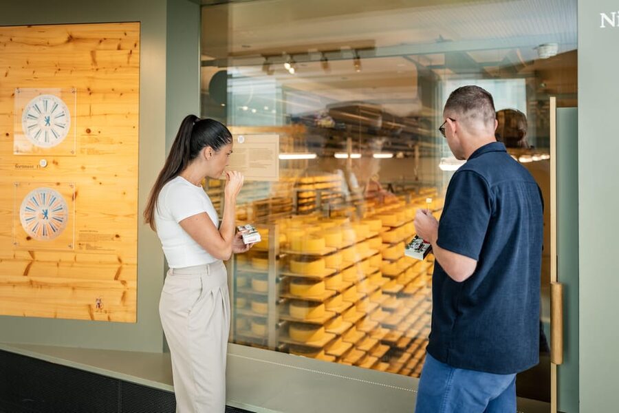 From Zurich: Chocolate and Cheese Tour in Appenzell - Appenzell for one hour: the highlight for many people