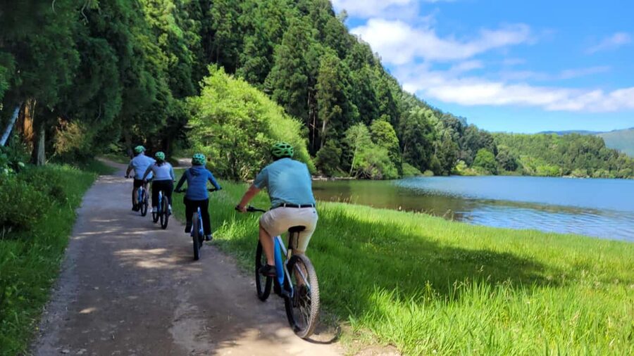 Furnas: Guided E-bike Tour with Cheese Tasting - Key details that shape the experience