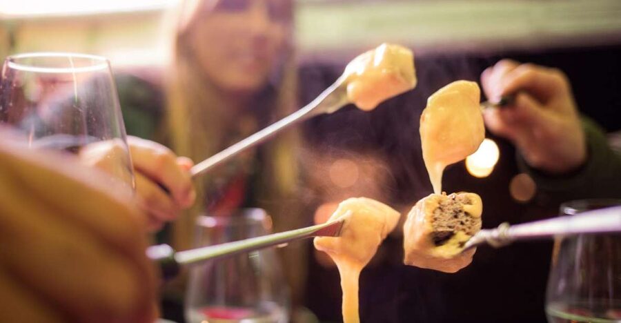 Geneva: tour with fondue and wine in TukTuk - Geneva fondue by TukTuk: key points