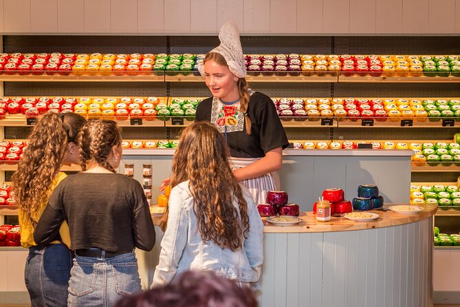 Giethoorn Day Trip from Amsterdam With Cruise and Cheeseplatter - Adding the Amsterdam canal cruise