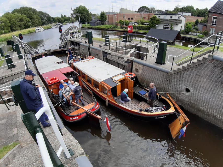 Gouda: Historical Canal Cruise - The Museum Harbour and its old ships