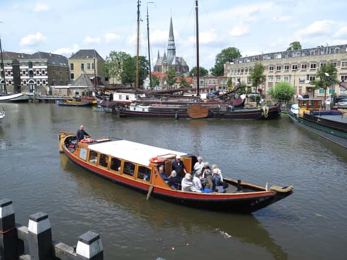 Gouda: Historical Canal Cruise - Aboard the Jan Salie or Jan Kordaat