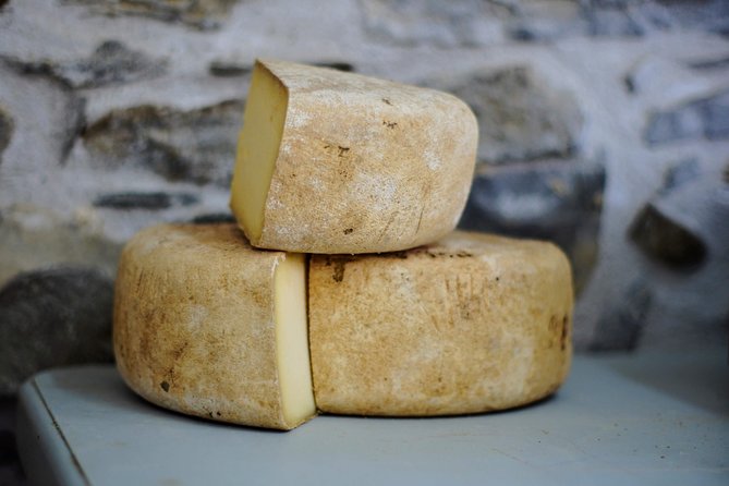 Gouda Private Walking Tour: History, Architecture & Cheese - De Goudse Waag: where Gouda’s cheese story becomes concrete
