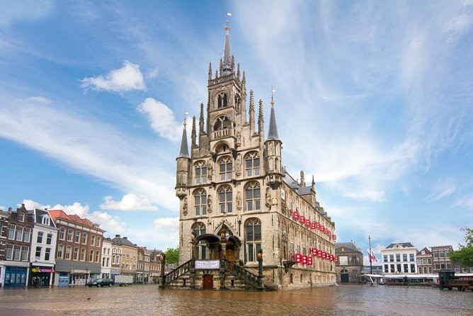 Gouda Private Walking Tour: History, Architecture & Cheese - De Markt: 45 minutes in Gouda’s public heart