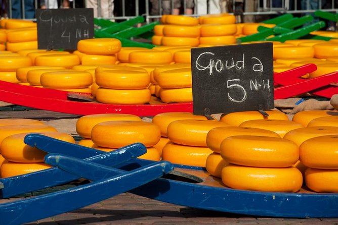 Gouda Private Walking Tour: History, Architecture & Cheese - Saint-John Church and its 16th-century glass