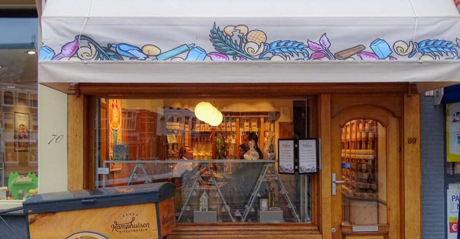 Gouda: Syrup Waffle Factory Ticket with a Waffle - Arriving at Kamphuisen Siroopwafelfabriek