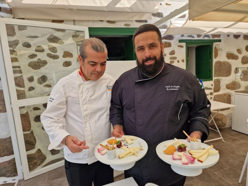 Gran Canaria: Tasting wine & local cheese in Mogan - Arriving at Valle de Mogan restaurant