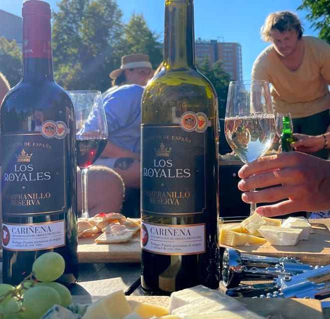 Groningen: Evening Cheese and Wine cruise - Noorderhaven and its houseboats