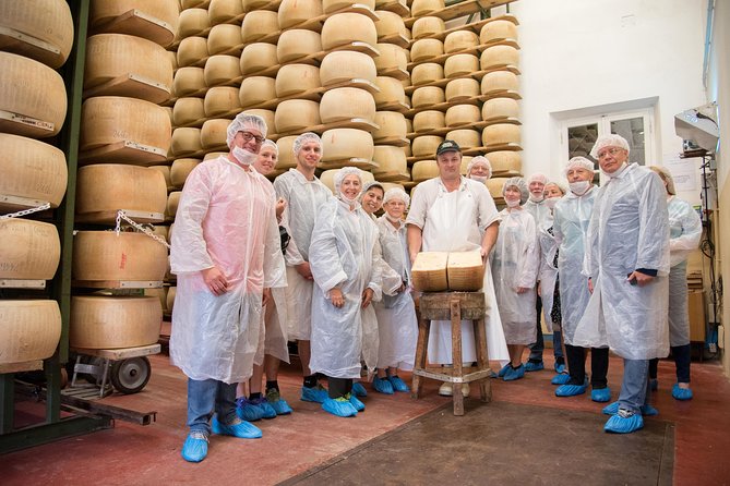 Guided group tour TastyBus: Parmesan Cheese and Parma Ham - Key things to know before you book