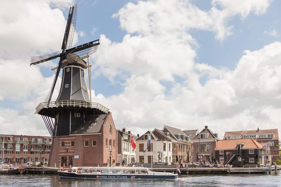 Haarlem: Local Cheese and Wine Cruise - A pleasant boat, but not a full city tour