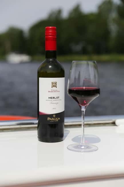 Haarlem: Local Cheese and Wine Cruise - Who should book this experience