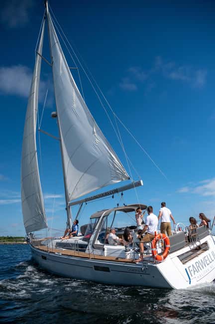 Halifax: Sunset Wine and Cheese Sailboat Cruise - Comfort, clothing, and practical details
