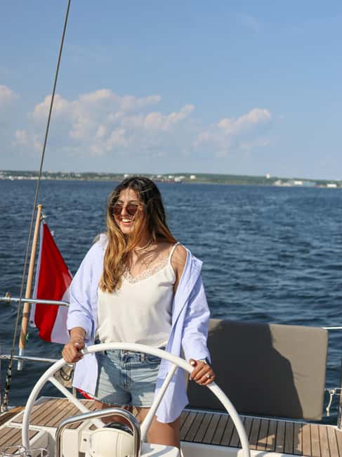 Halifax: Sunset Wine and Cheese Sailboat Cruise - Four glasses of Nova Scotia wine