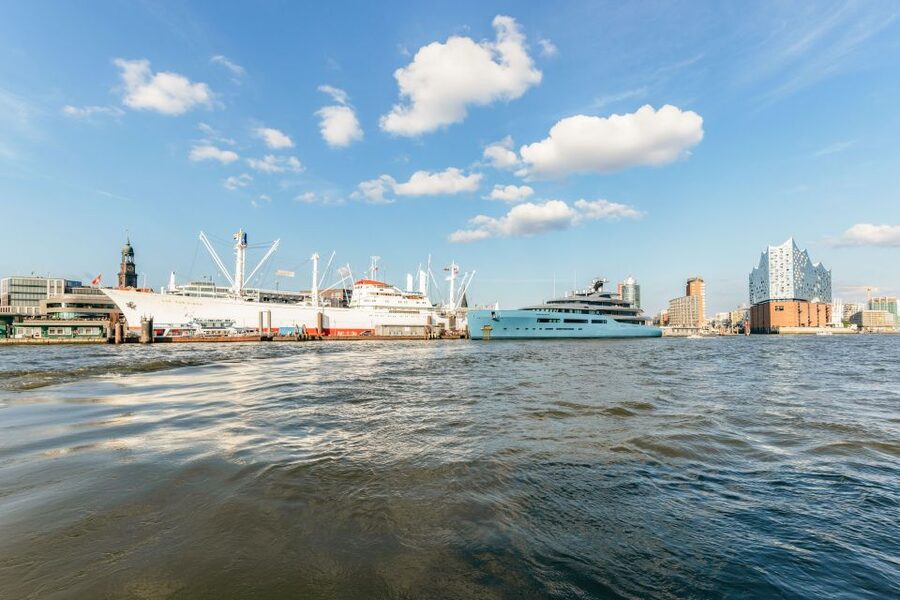 Hamburg: Harbor Cruise with Wine and Cheese - Who will enjoy this cruise most