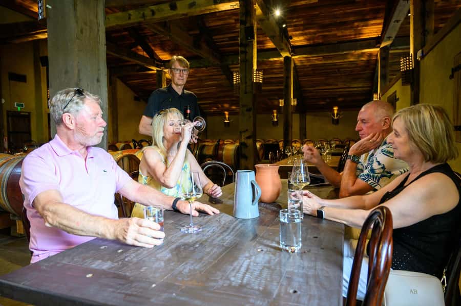 Hawkes Bay: Half-Day Wine Tour with Tastings and Cheeseboard - The first winery tasting: 45 minutes of regional wine