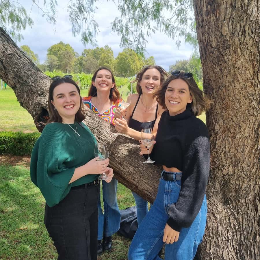 Hunter Valley: Wine, Gin, Cheese and Chocolate Tour - Lunch with wine, beer, or cider