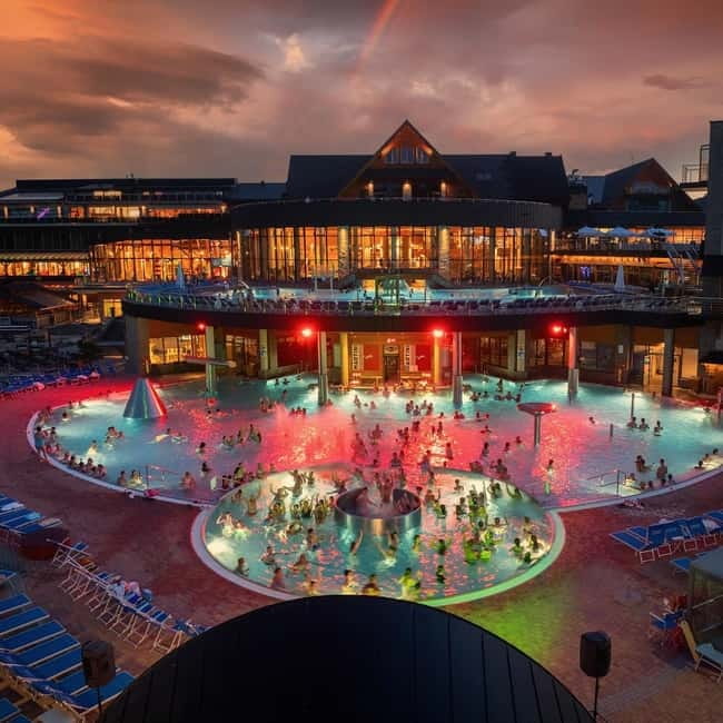 Krakow–Zakopane: Cable Car, Chocholow Baths, Cheese & Vodka - Transport, group size, and guide quality
