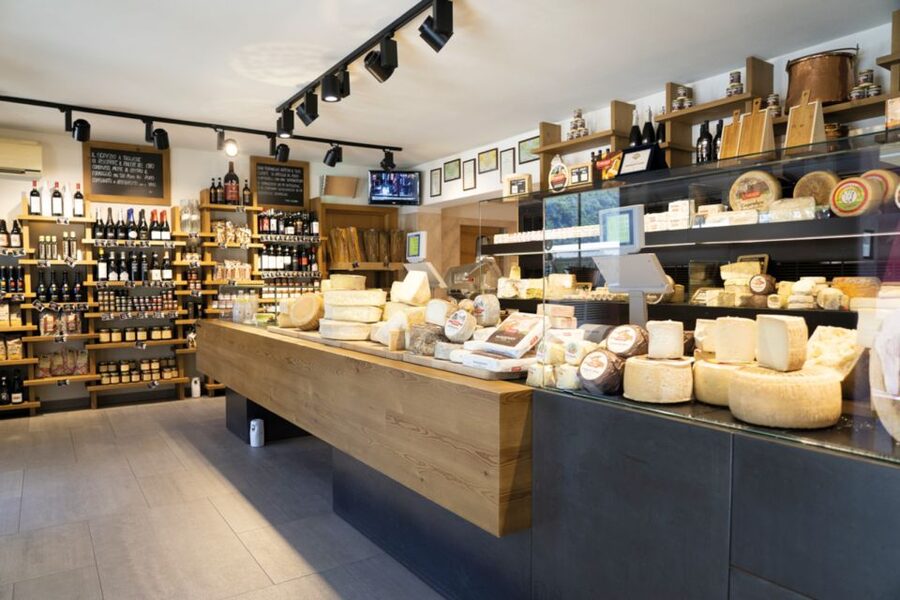 Lake Como: Cheese Factory Tour and Tasting in Valsassina - Key points to know before you go