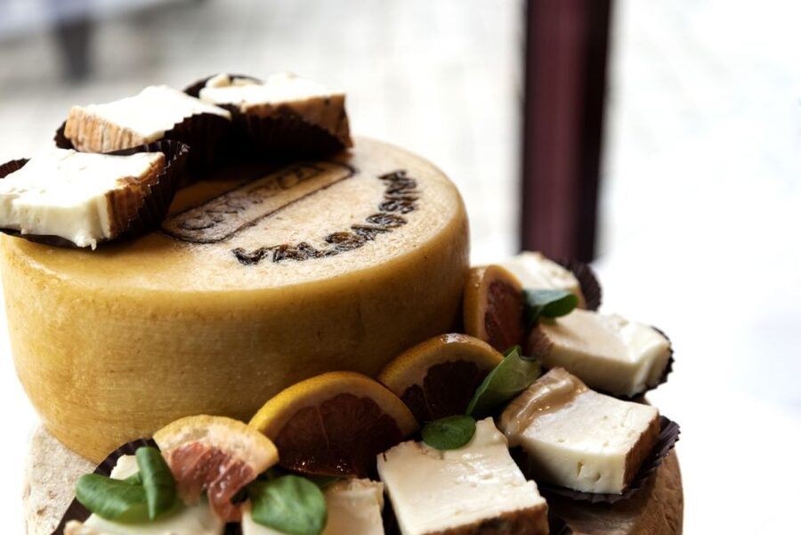 Lake Como: Cheese Factory Tour and Tasting in Valsassina - What the cheese selection teaches you about flavor