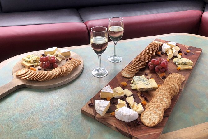 Lake Wanaka 1-Hour Cruise Including Wine and Cheese - Weather makes or breaks the outing