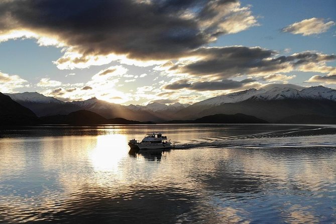 Lake Wanaka 1-Hour Cruise Including Wine and Cheese - Who will enjoy this cruise most?