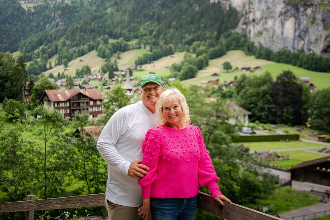 Lauterbrunnen Private Tour, Photoshoot, Fondue Picnic - A fondue picnic with a Swiss setting