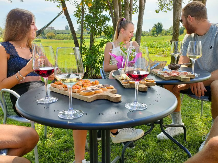 Lazise: Wine Tasting with Charcuterie and Cheese Board - How the two hours unfold