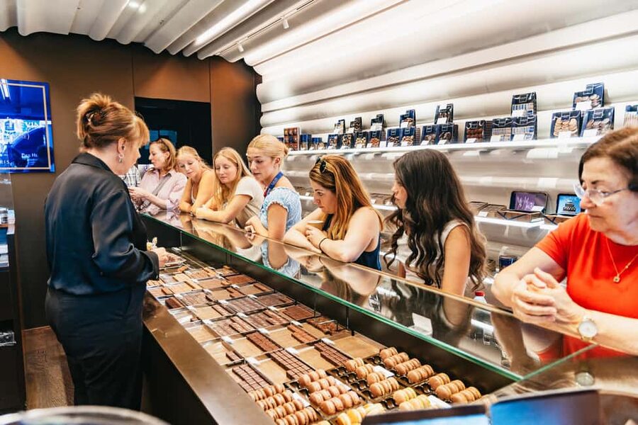 Le Marais Walking Food Tour with Cheese, Wine & Pastries - Pastries, chocolate, jams, and sweet stops