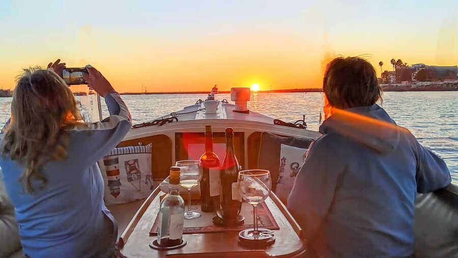 Los Angeles #1: Luxury Boat Cruise-Wine, Cheese & Sea Lions - The sunset option is worth considering