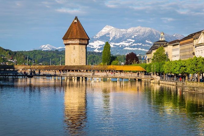 Lucerne CH Experience: Cheese, Chocolate, Chapel Bridge & Château - Five Swiss chocolates near the railway station