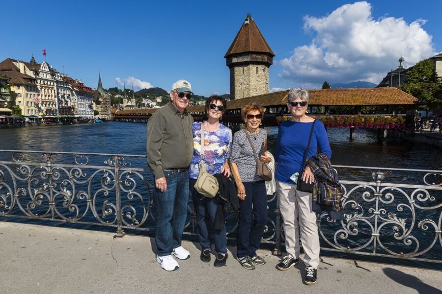 Lucerne: Walking and Boat Tour with Cheese & Wine Tasting - The Lion Monument and a pause for context
