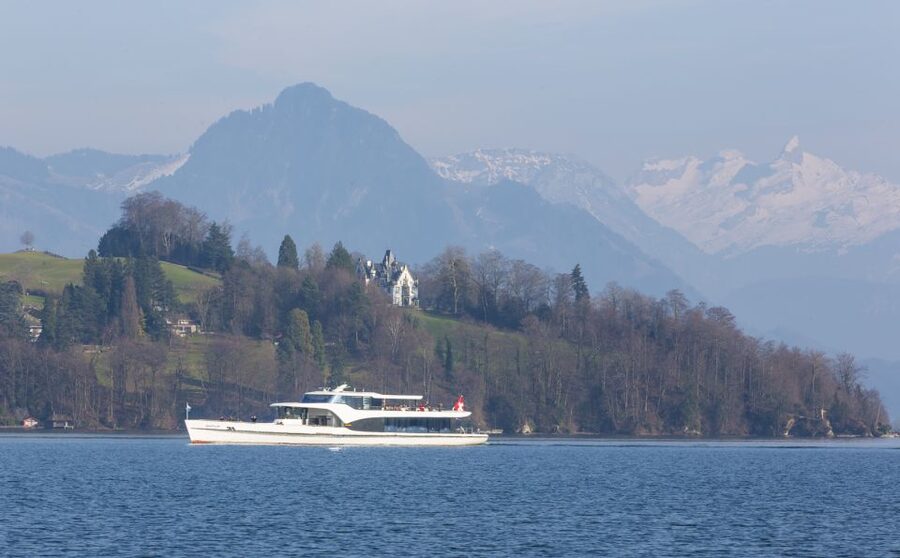 Lucerne: Walking and Boat Tour with Cheese & Wine Tasting - Musegg Wall and the city from above
