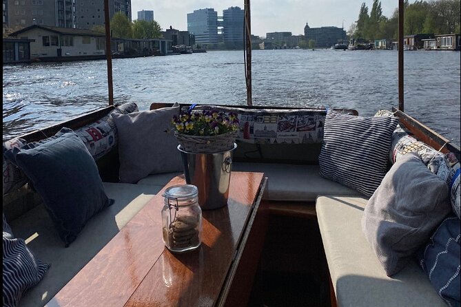 Luxury Amsterdam Canal Cruise – Unlimited Cocktails Included (1H) - The oldest canal and the first city views