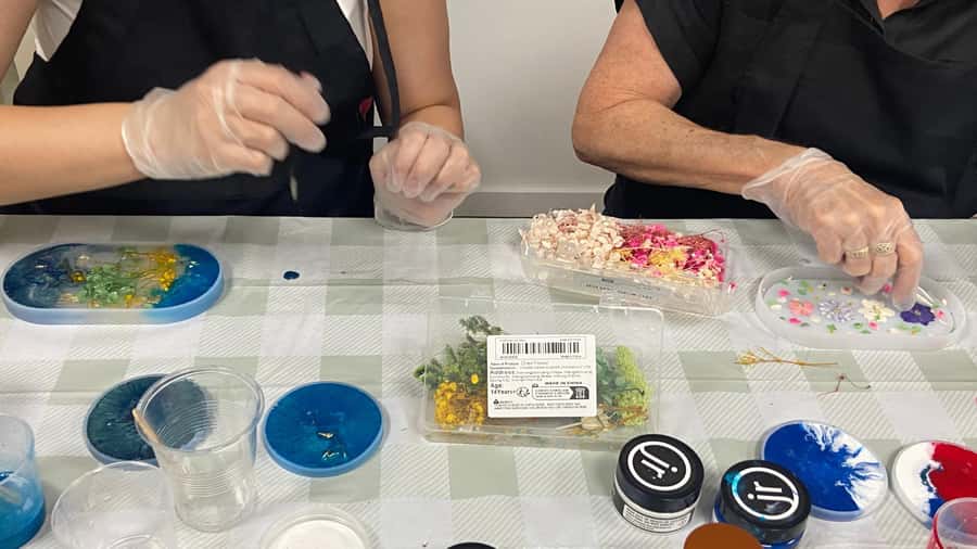 Melbourne: Resin Art Classes - Cheeseboard & Coasters - Why the supplied materials add value