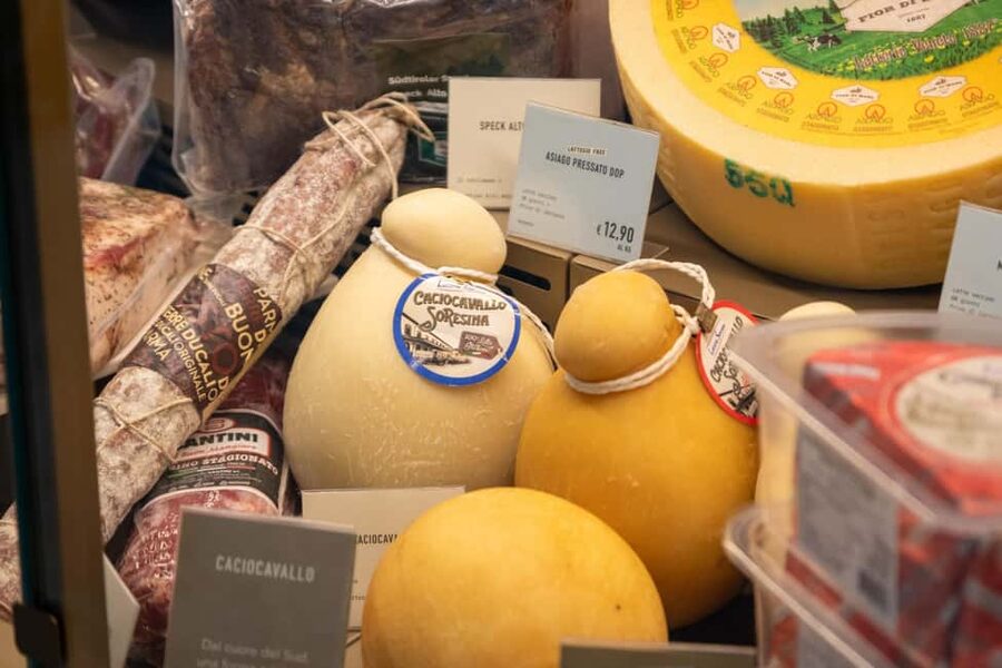 Milan: Cheese tasting experience at Gòodurie Soresina - The cheese platter and why it matters