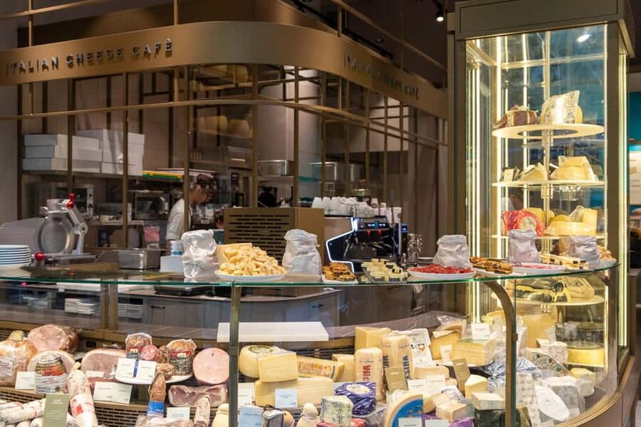 Milan: Cheese tasting experience at Gòodurie Soresina - What happens during the 90-minute tasting
